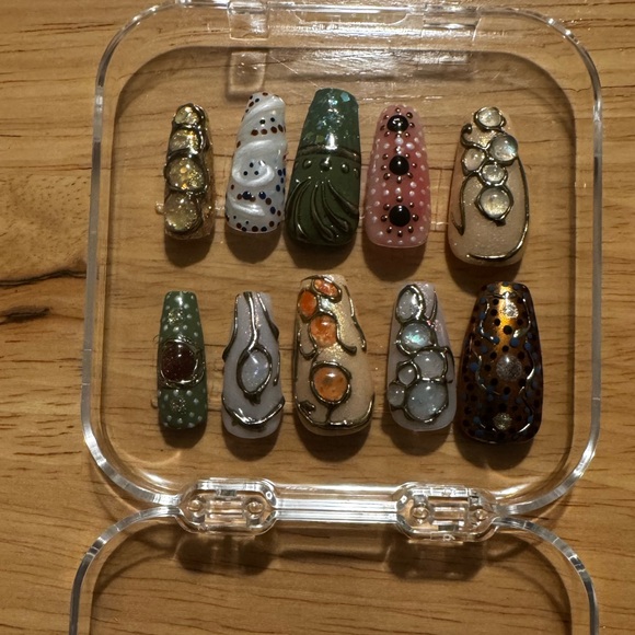 Handmade Nails - Picture 2 of 4